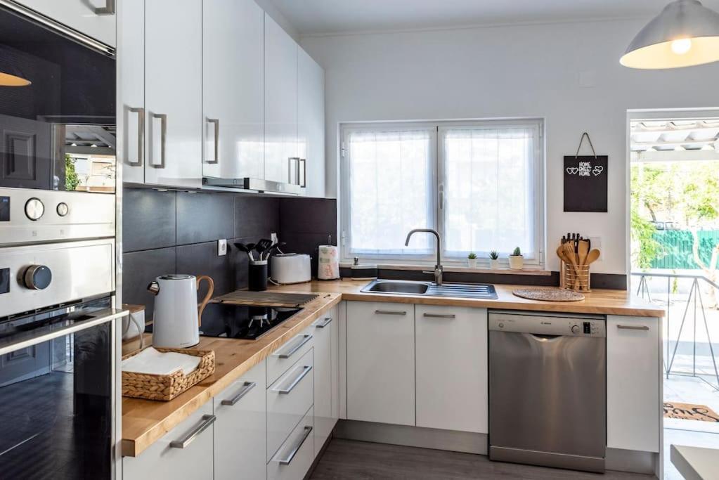Vita Portucale ! Nook Beach Apartments Кошта-да-Капарика Экстерьер фото